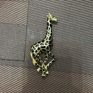 Giraffe Brooch